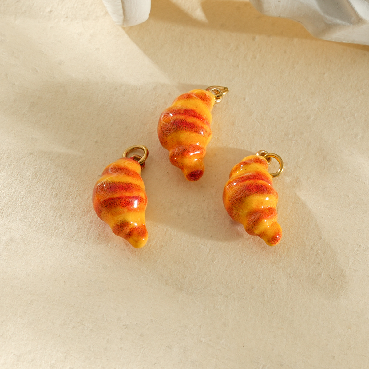 Grossiste Eclat Paris - Lot de 3 pendentif doré motif croissant