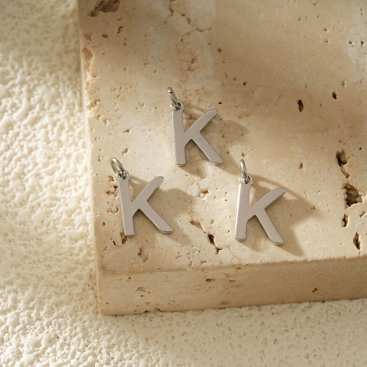 Mayorista Eclat Paris - Conjunto de 3 colgantes Alphabet Letter K Silver