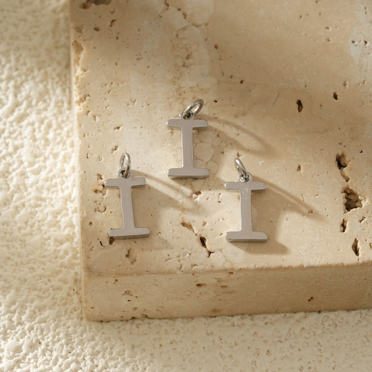 Mayorista Eclat Paris - Lot de 3 colgantes de alfabeto de plata