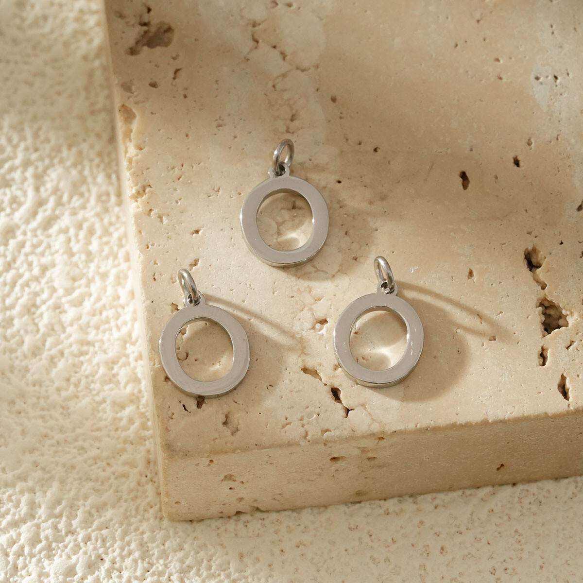 Mayorista Eclat Paris - Lot de 3 colgantes Alfabeto letra o plata