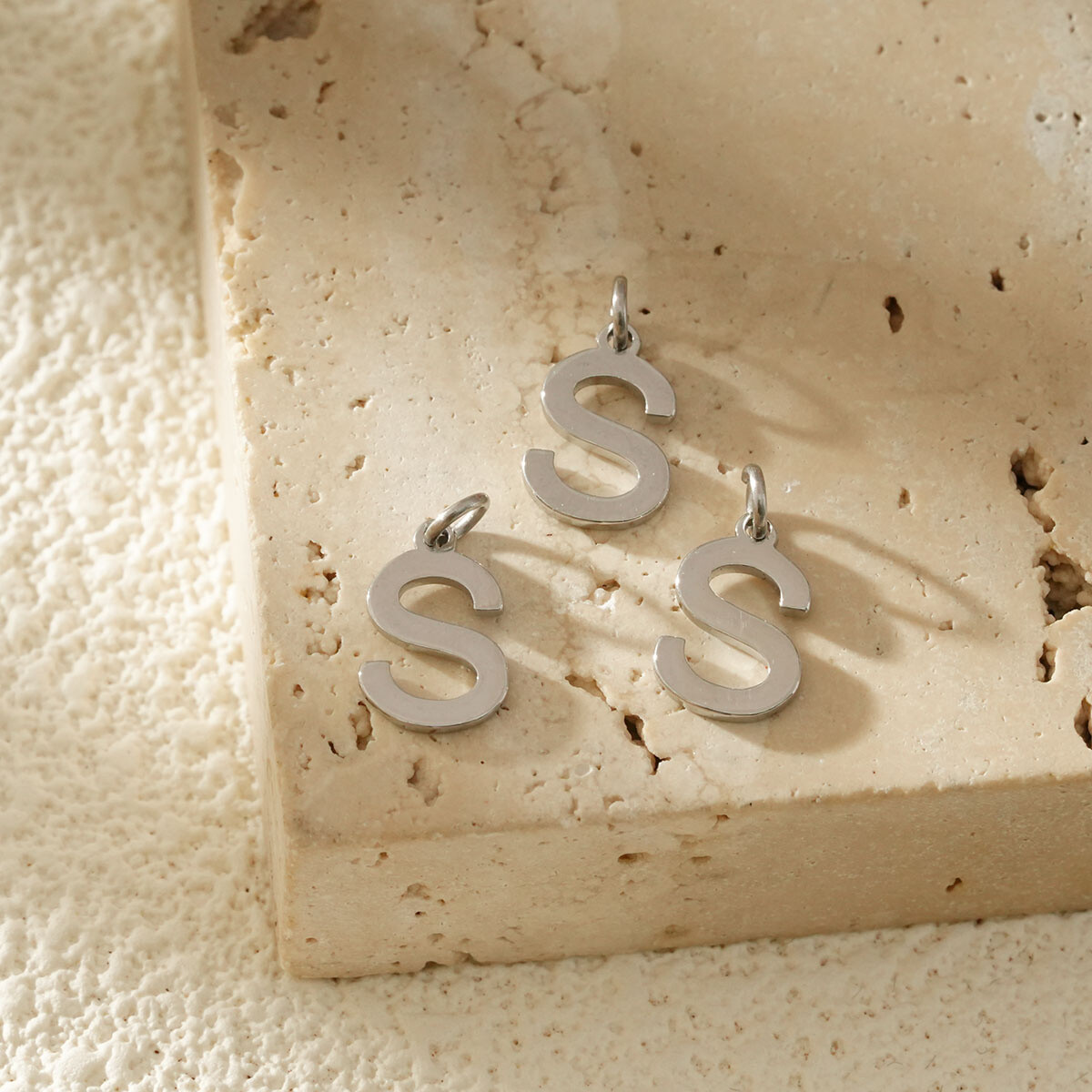 Mayorista Eclat Paris - Conjunto de 3 colgantes Alphabet Letter S Silver