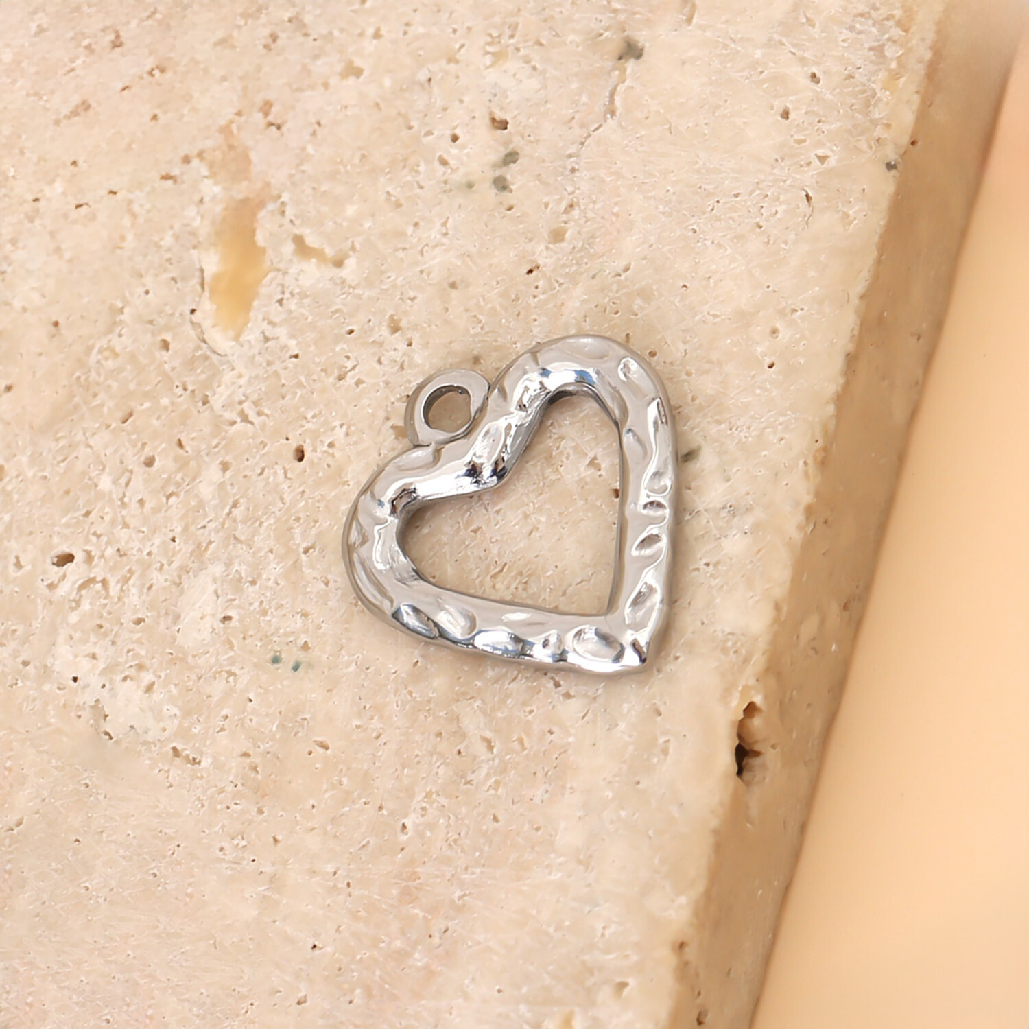 Grossiste Eclat Paris - Lot de 3 Pendentifs Cœur Argenté Martelé