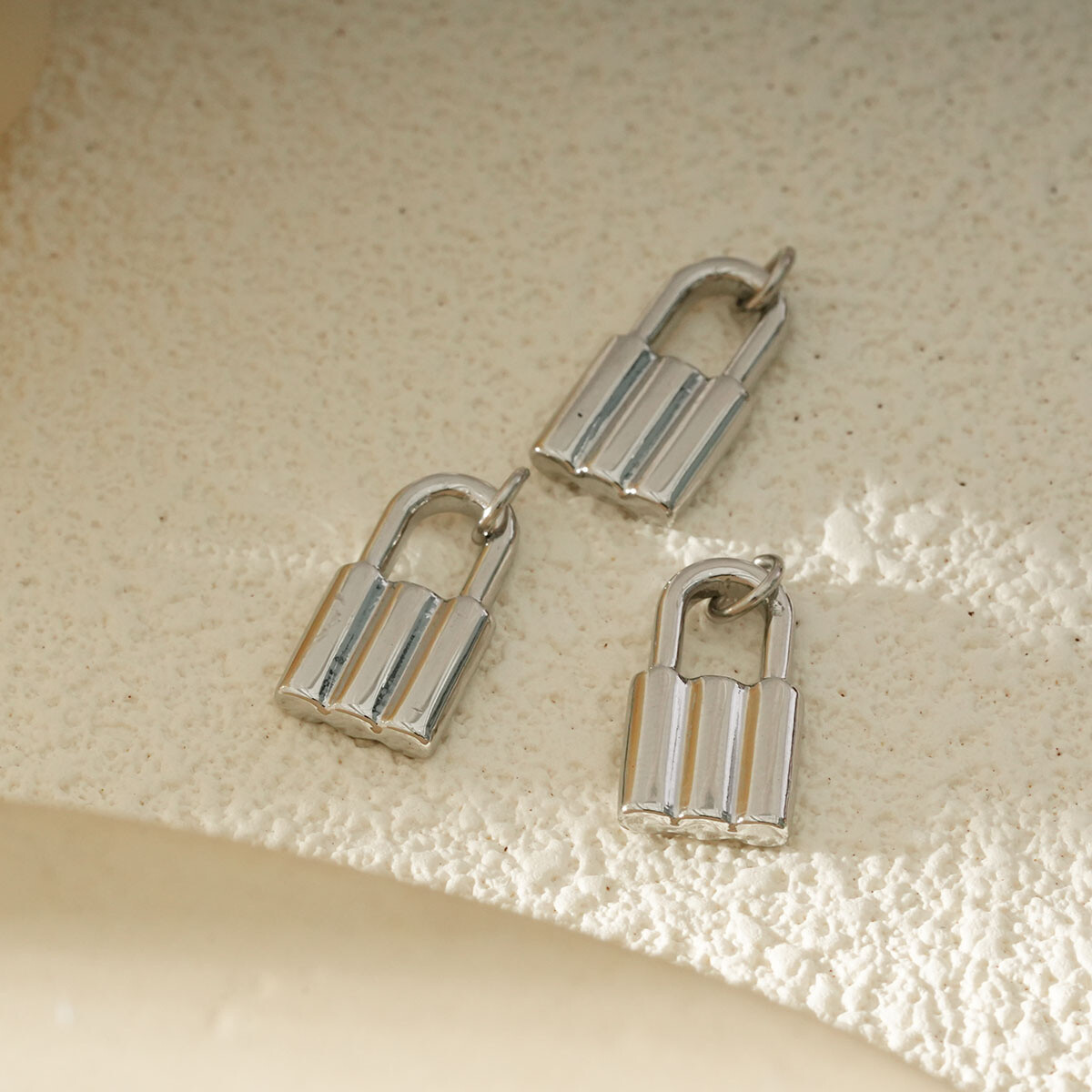 Grossiste Eclat Paris - Lot de 3 Pendentifs Cadenas Argenté