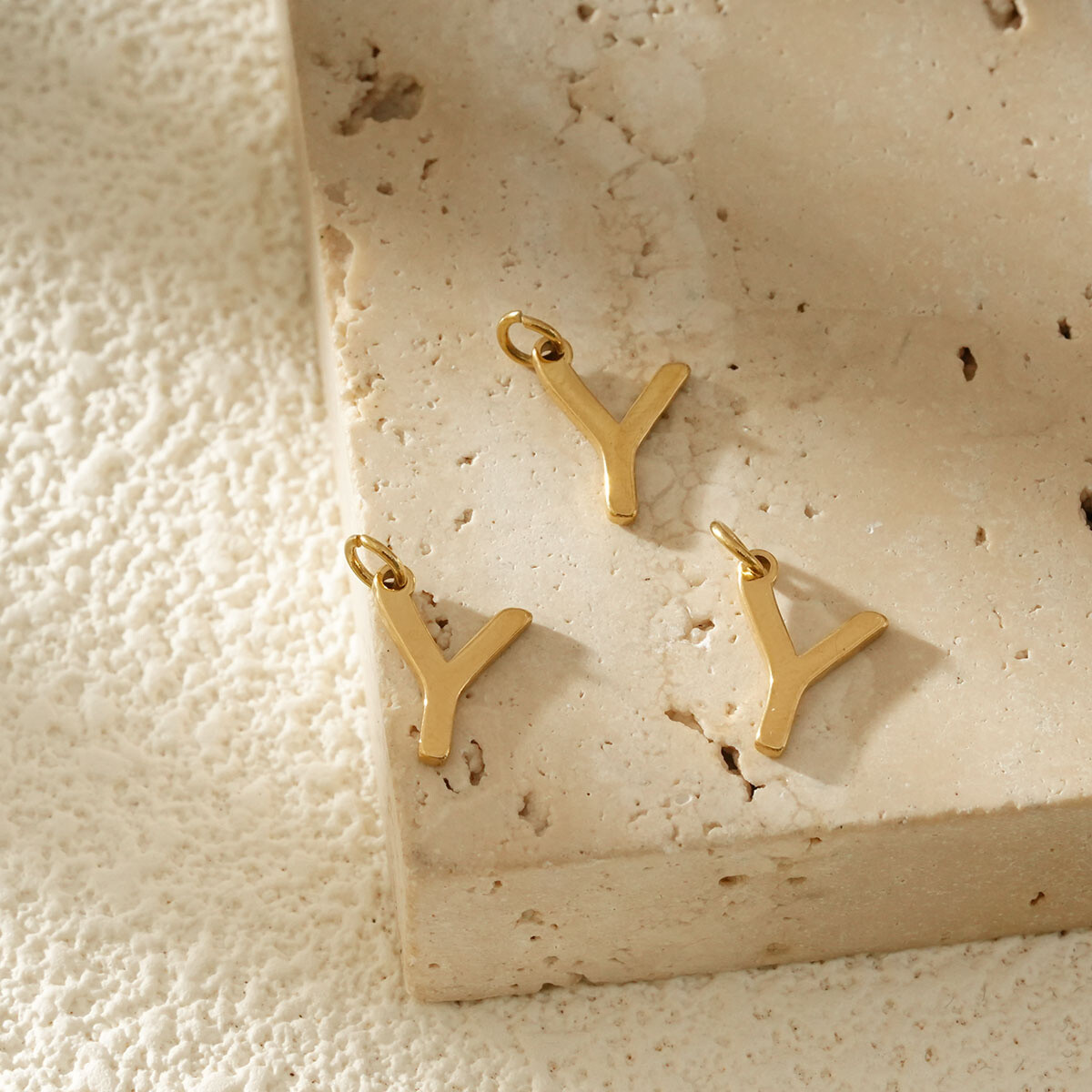 Mayorista Eclat Paris - Conjunto de 3 colgantes Alphabet Letter y Golden