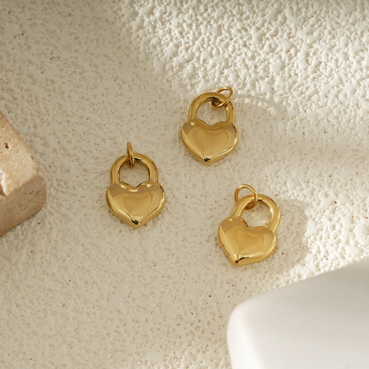 Grossiste Eclat Paris - Lot de 3 Pendentifs Cadenas Cœur Doré
