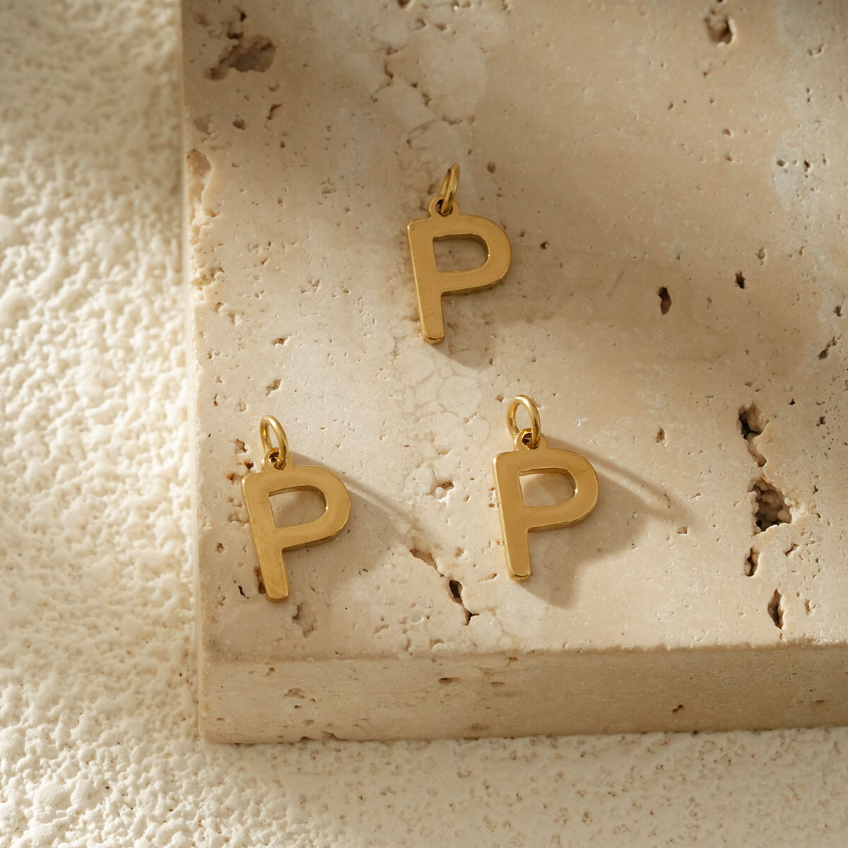 Mayorista Eclat Paris - Conjunto de 3 colgantes Alphabet Letter P Golden