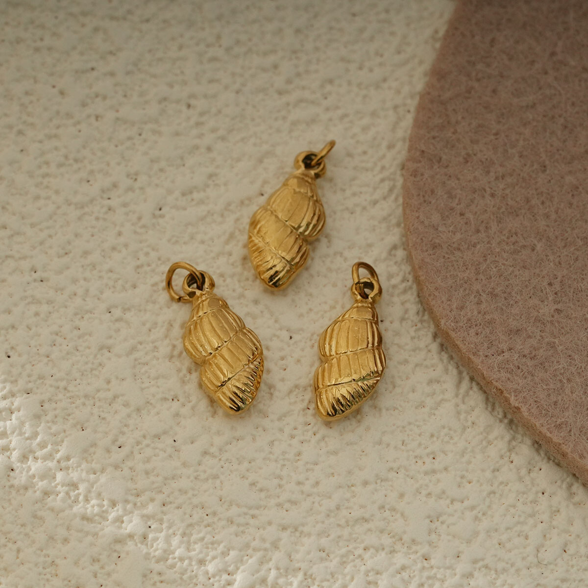 Grossiste Eclat Paris - Lot de 3 Pendentifs Coquillage Doré