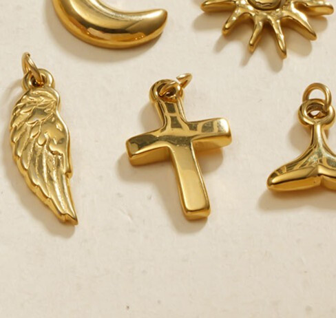 Wholesaler Eclat Paris - Set of 3 golden moon pendants