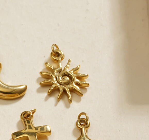 Wholesaler Eclat Paris - Set of 3 gold cross pendants
