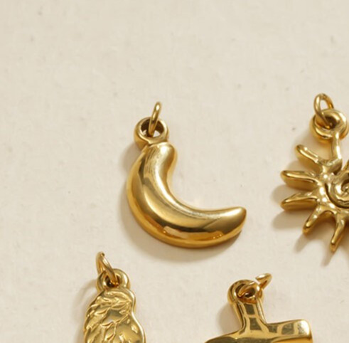 Wholesaler Eclat Paris - Set of 3 golden moon pendants