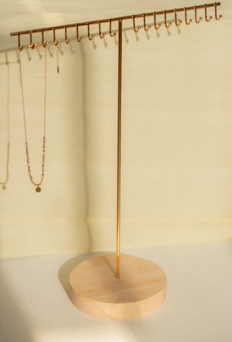Wholesaler Eclat Paris - Y necklace display