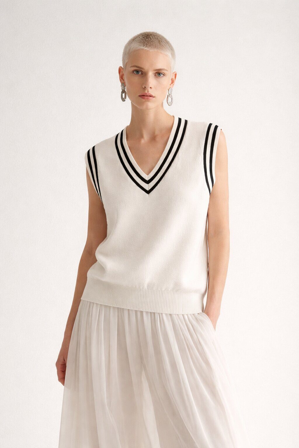 Wholesaler ECRU by Luni - Knitted vest