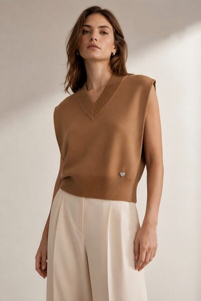 Grossiste ECRU by Luni - Gilet en maille col en V Grossiste ECRU by Luni - Gilet en maille col en V