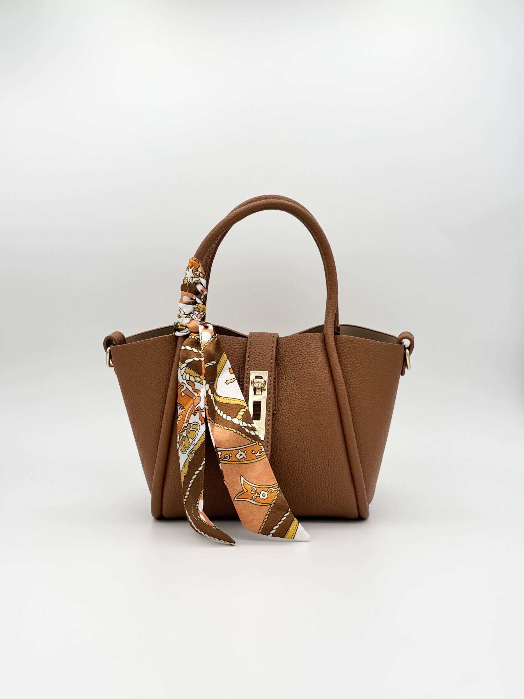 Wholesaler Elegance du Marais - Clasp handbag