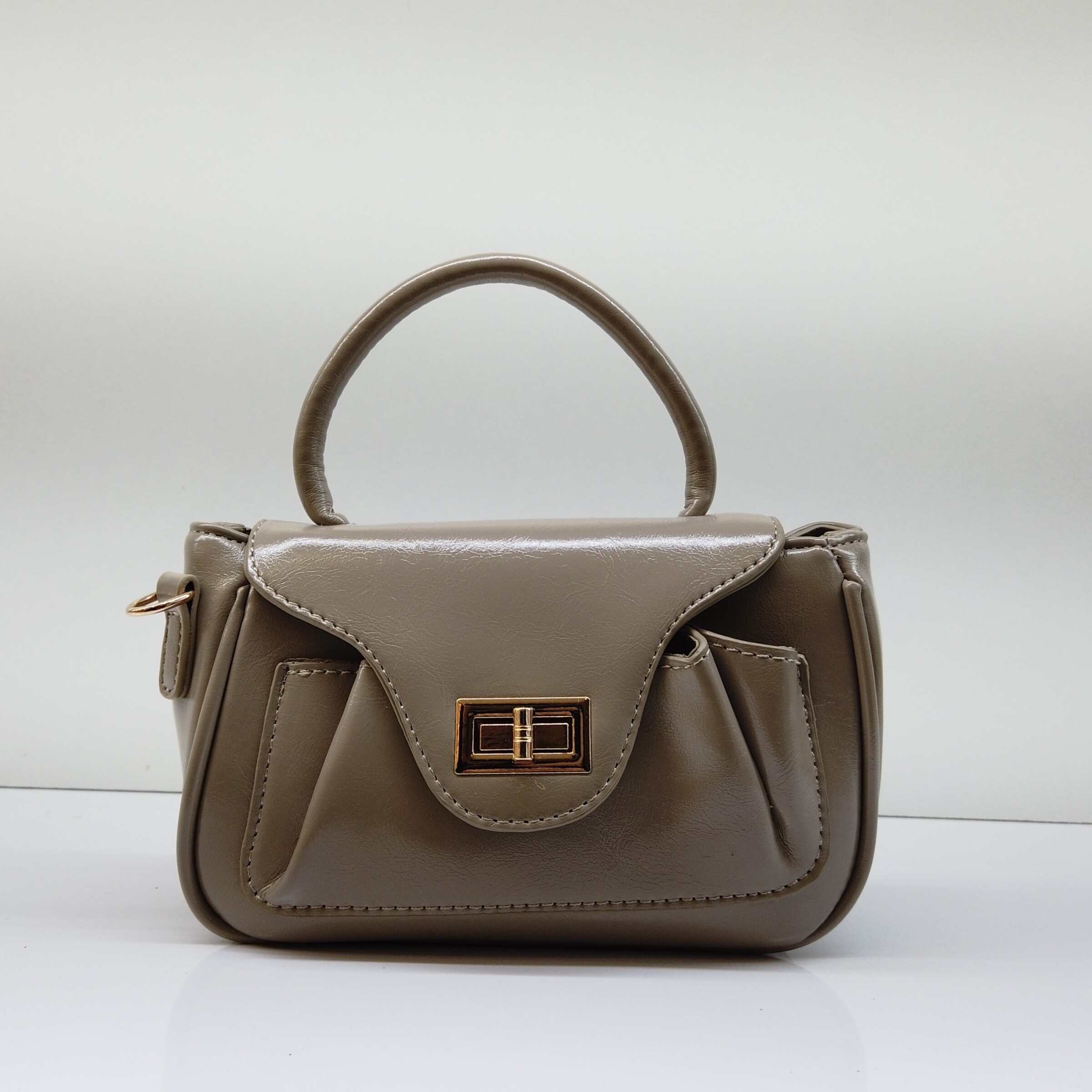 Wholesaler Elegance du Marais - Mini iridescent handbag