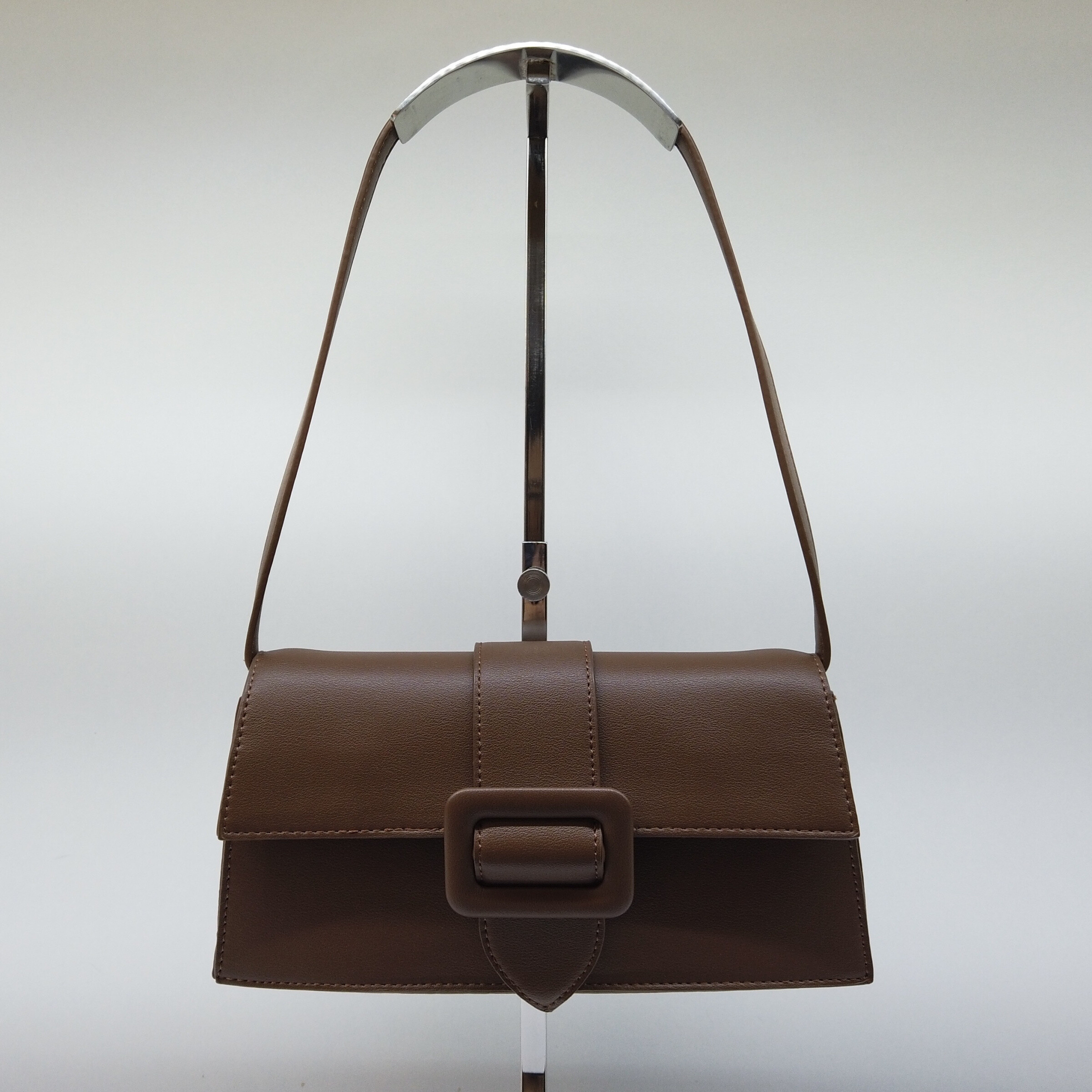 Wholesaler Elegance du Marais - Buckle shoulder bag