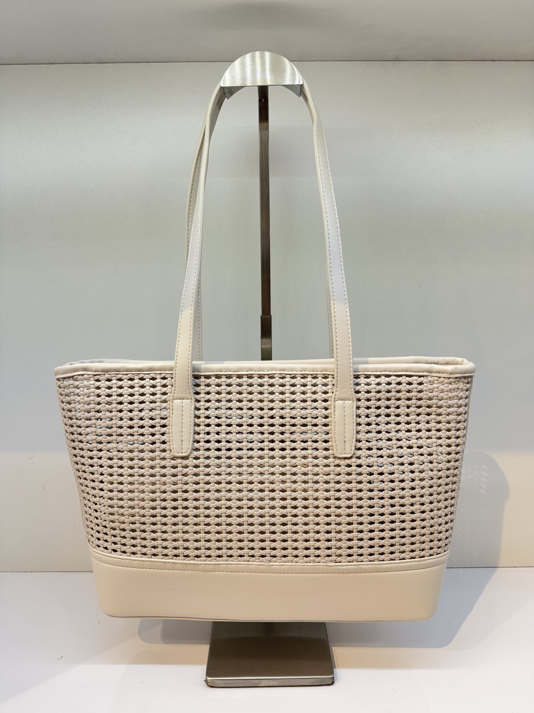 Grossiste Elegance du Marais - Sac épaule tressé