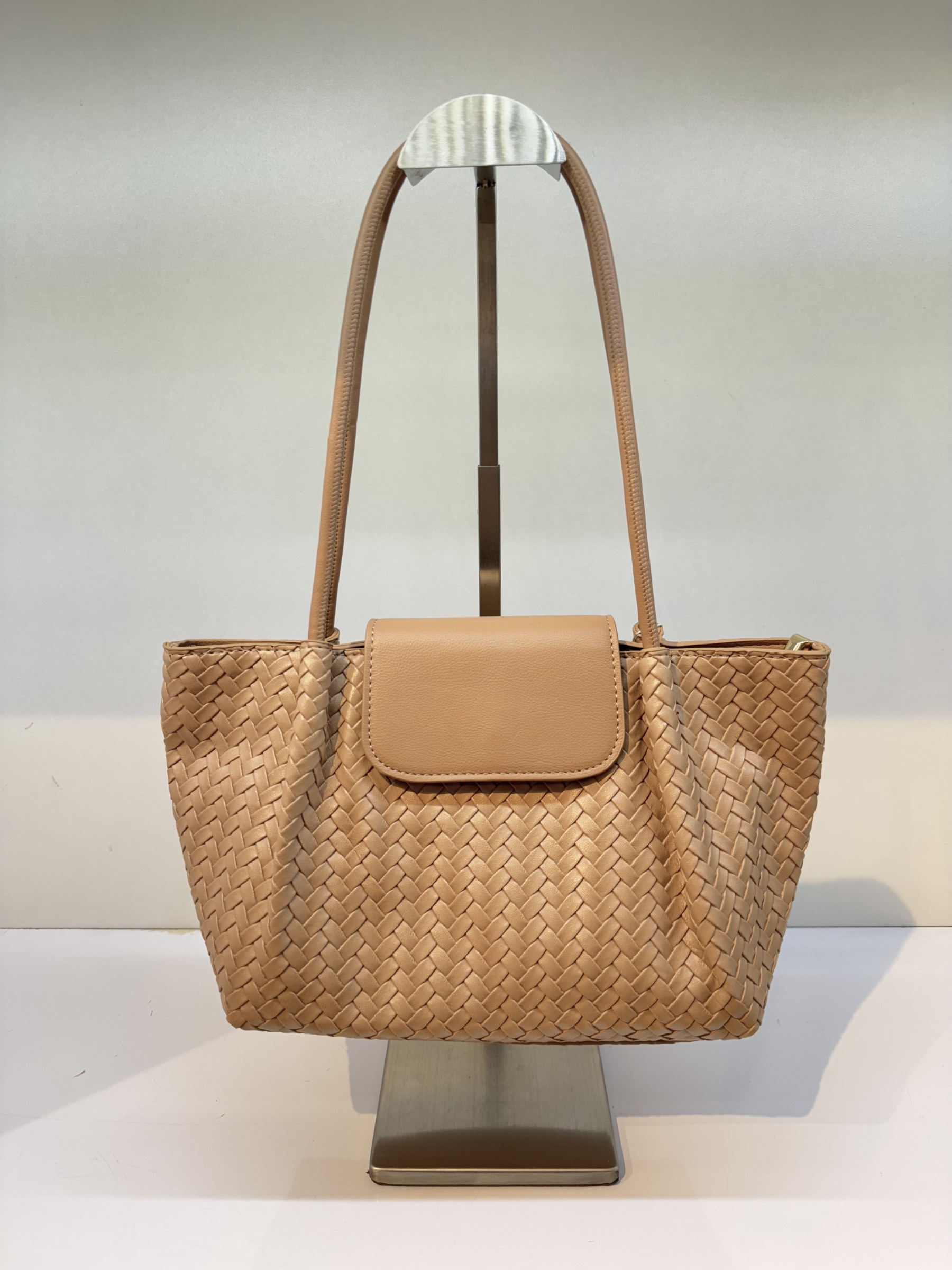 Grossiste Elegance du Marais - Sac épaule effet tressé