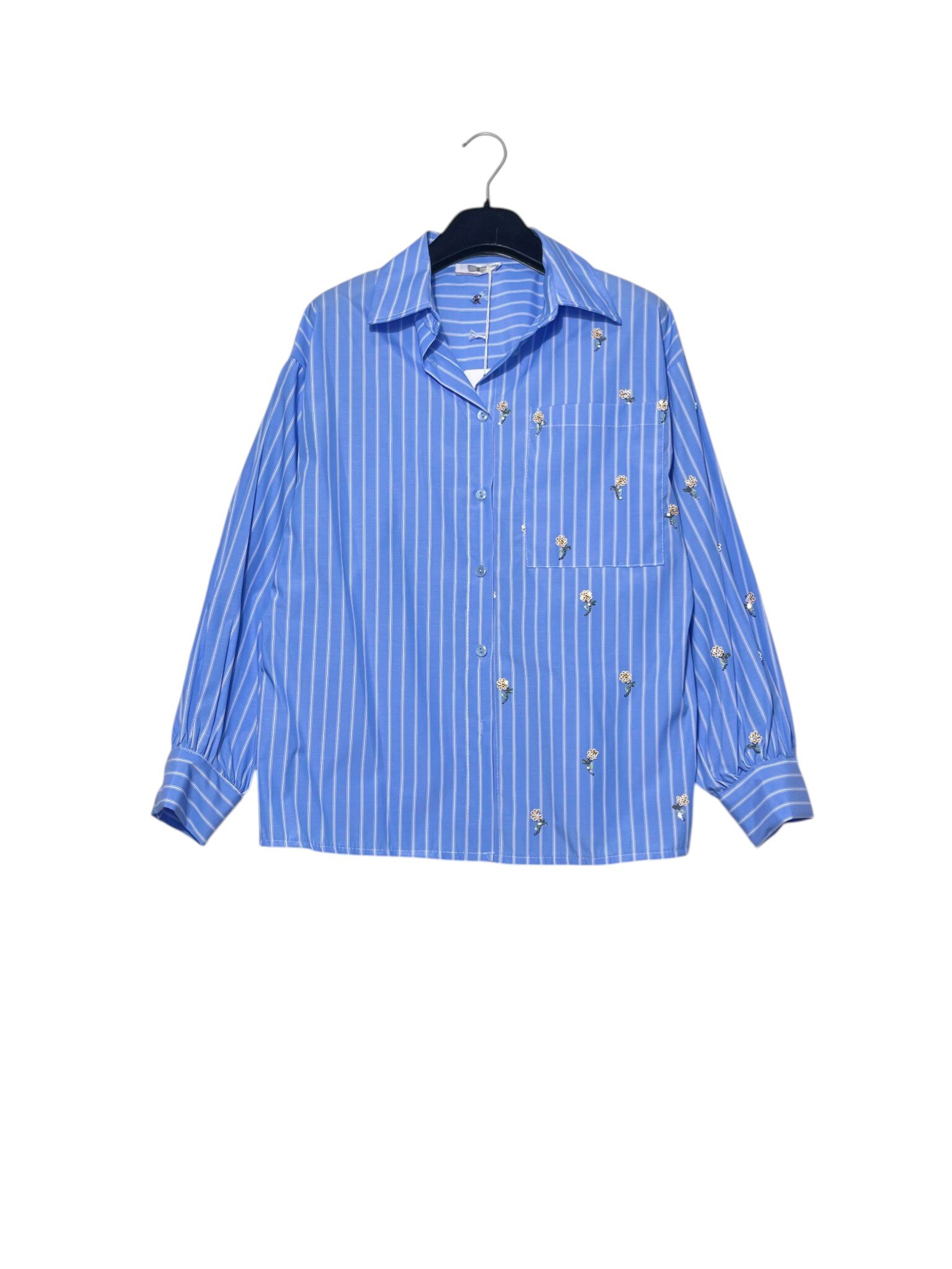 Grossiste Elegance - Chemise oversize rayée avec manches ballon et application fleur