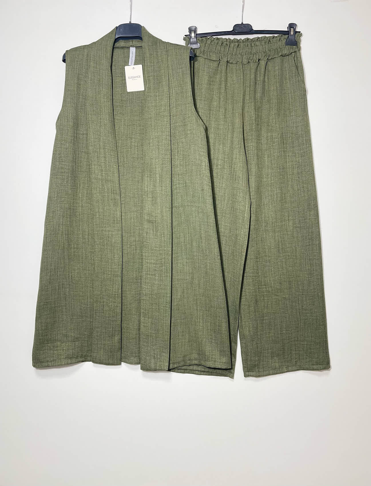 Wholesaler Elegance - Coordinated long vest and elasticized trousers