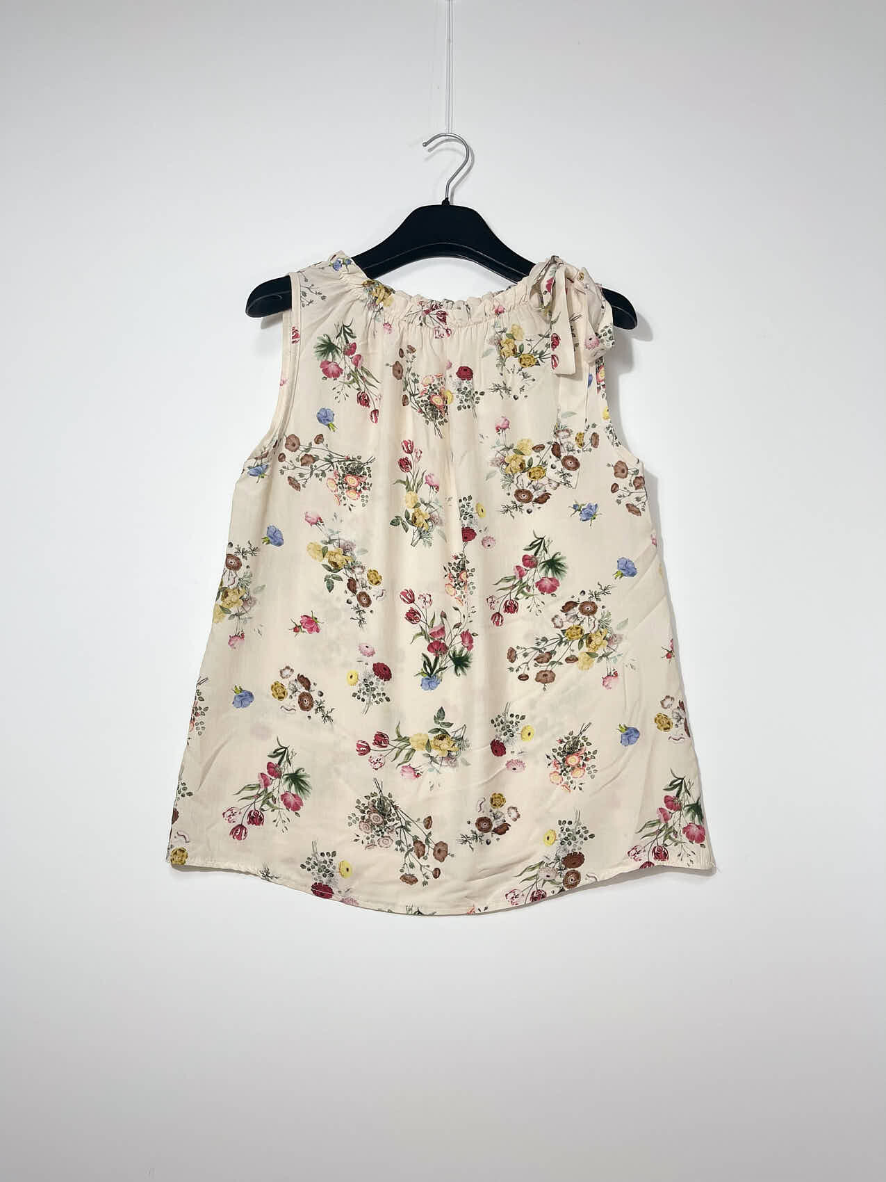 Wholesaler Elegance - T-shirt with elastic at the neck and knot