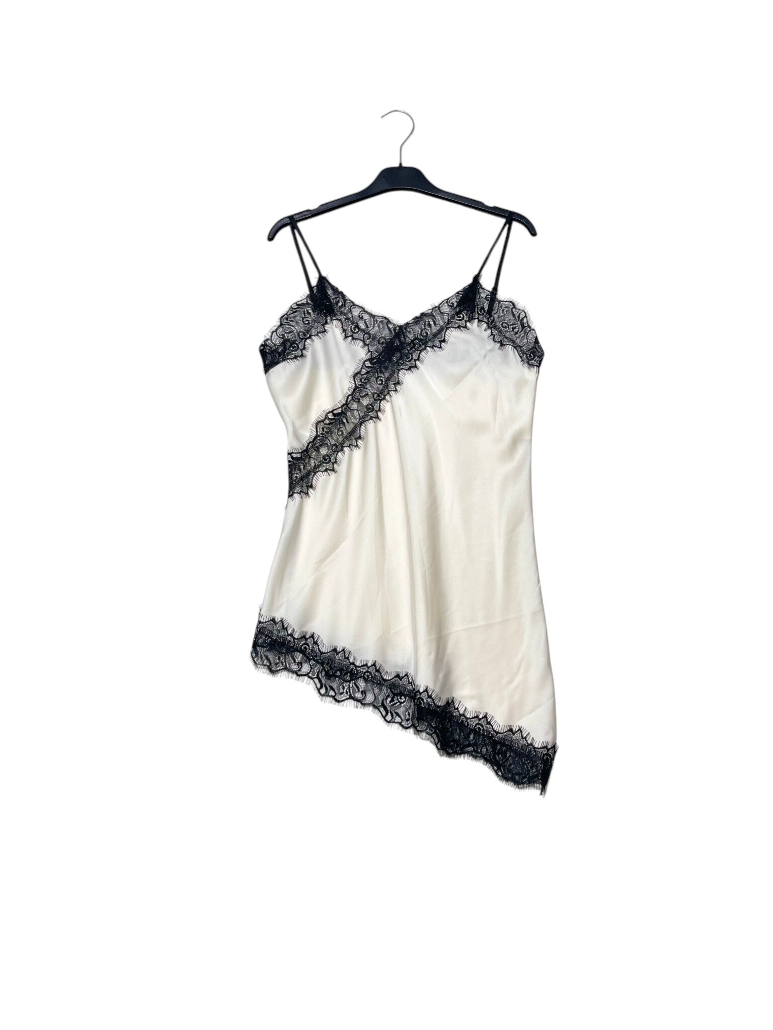 Grossiste Elegance - Top en satin avec empiècements en dentelle et bretelles réglables