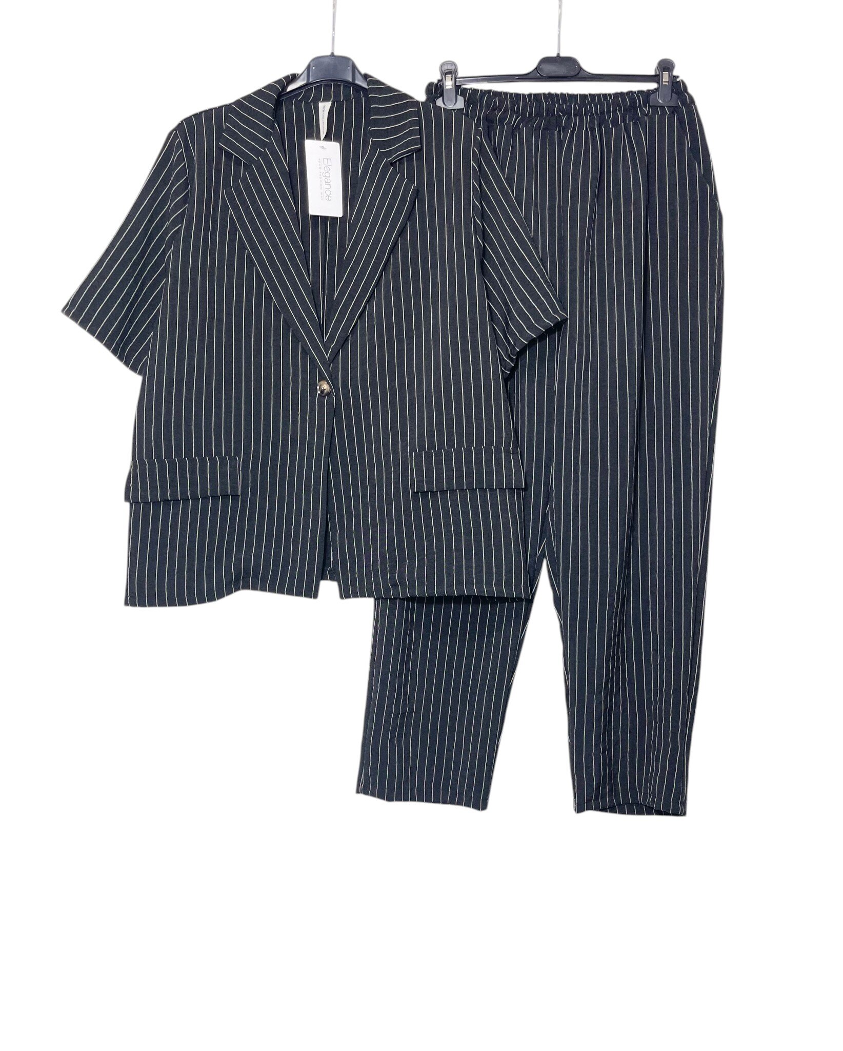 Mayorista Elegance - Conjunto talla grande chaqueta de manga corta y pantalón regular con bolsillos, a rayas