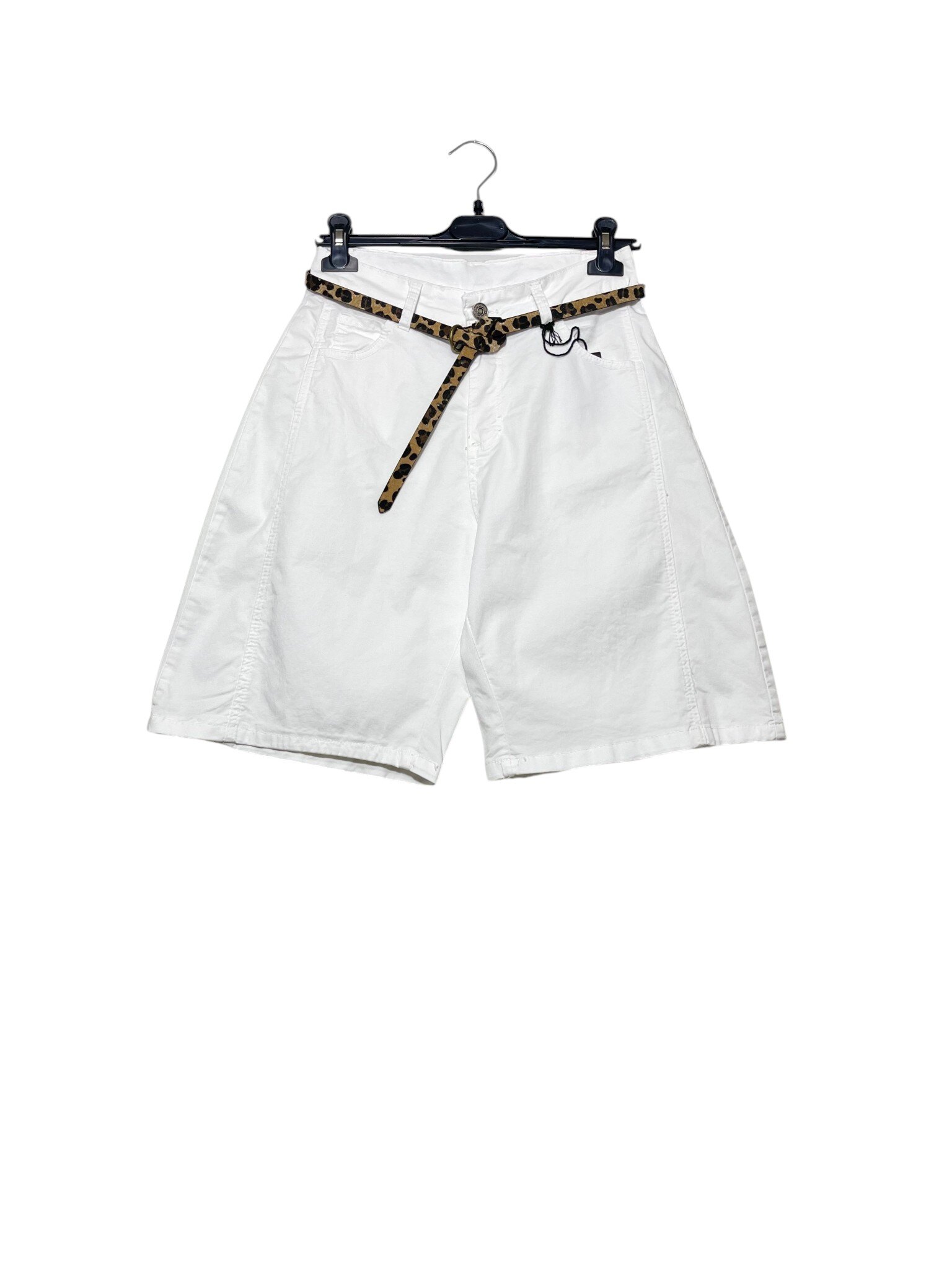 Wholesaler Elegance - Bermuda shorts with side stitching and animal print belt