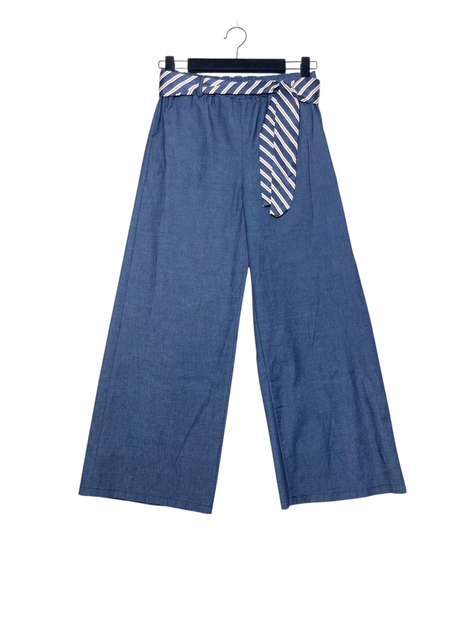 Wholesaler Elegance - Chambray wide-leg jeans in plus size with scarf