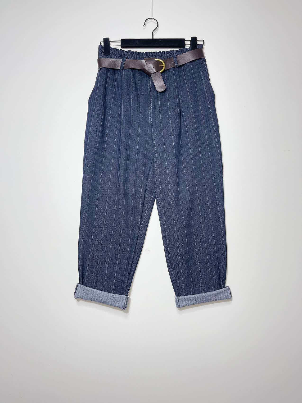 Großhändler Elegance - Zigarettenhose mit Fischgrätmuster und elastischem Bund