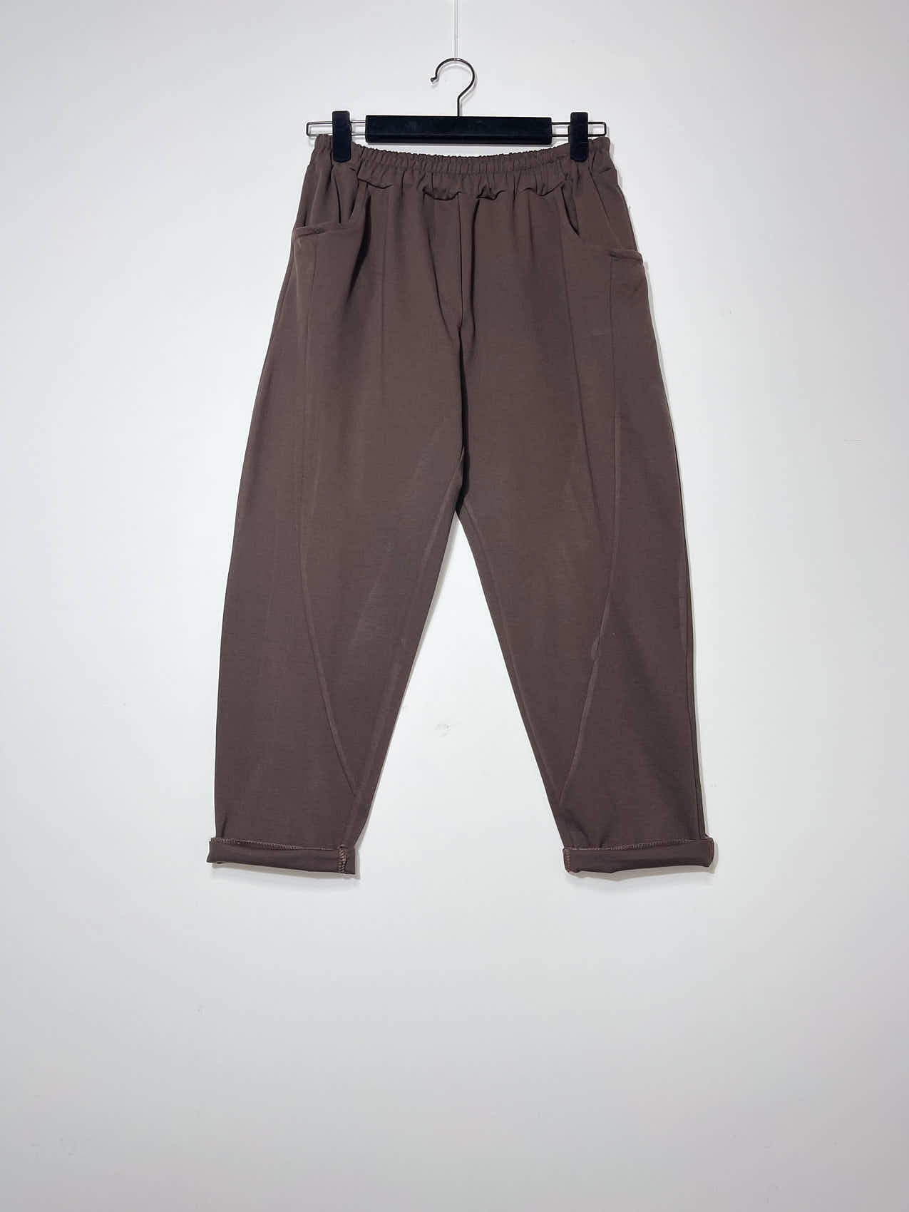 Großhändler Elegance - Mailand-Stich-Mom-Fit-Hose mit elastischem Bund und Gesäßtaschen