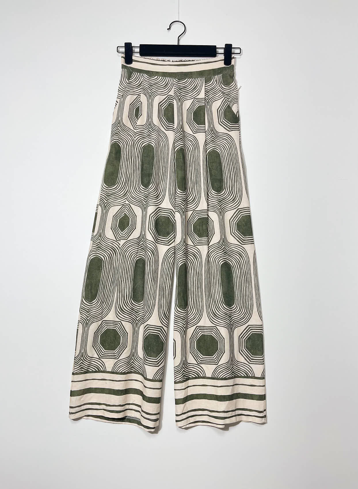 Grossista Elegance - Pantaloni elastici con stampa geometrica sul retro