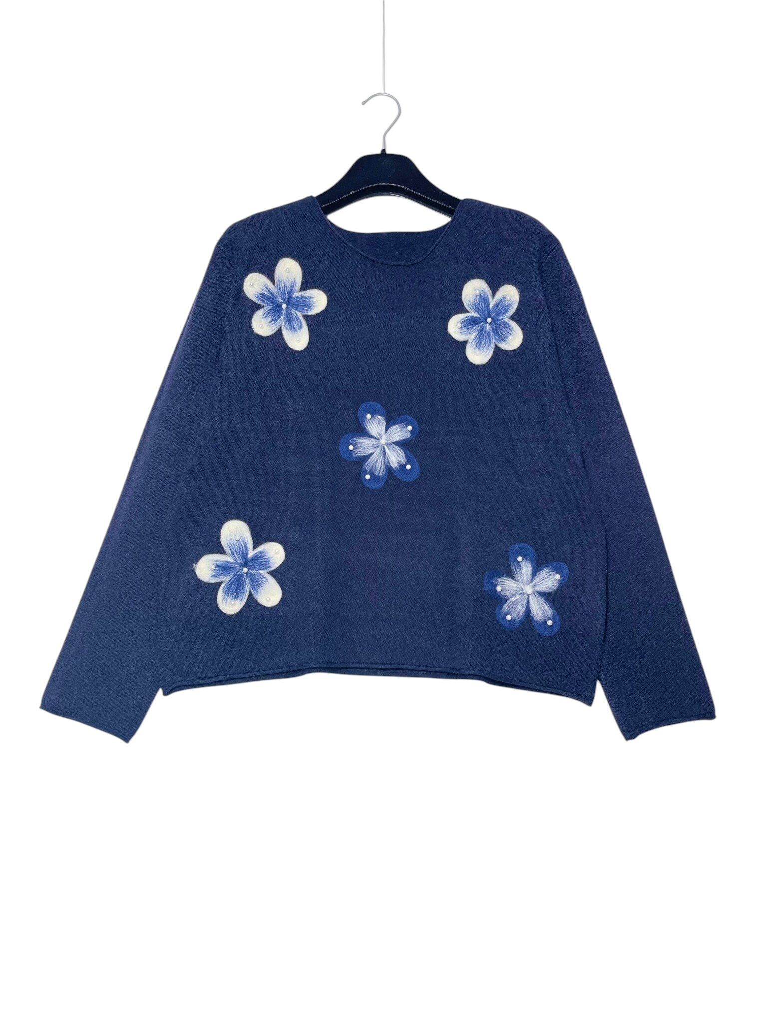 Wholesaler Elegance - Wool blend sweater with raised floral details in soft wool