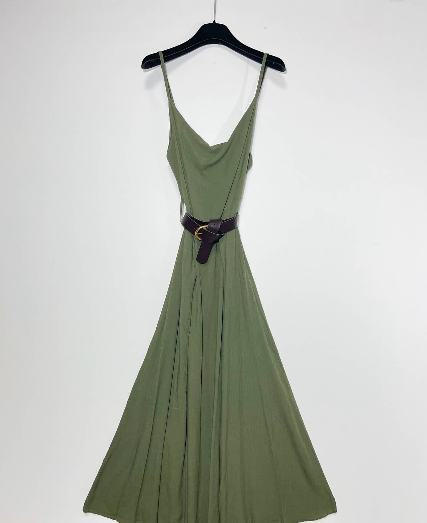 Mayorista Elegance - Vestido con tirantes y elástico en la parte trasera