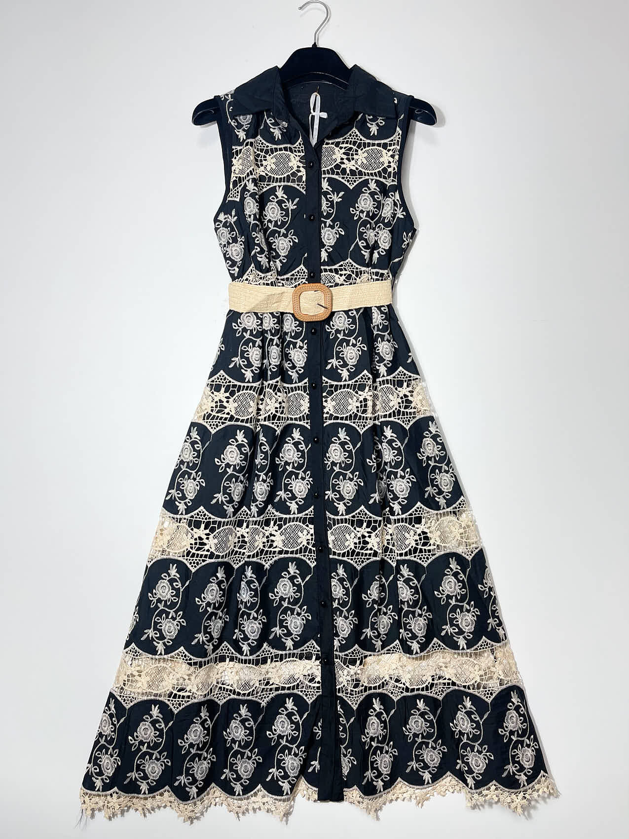 Wholesaler Elegance - Chemisier dress with embroidery and straw belt