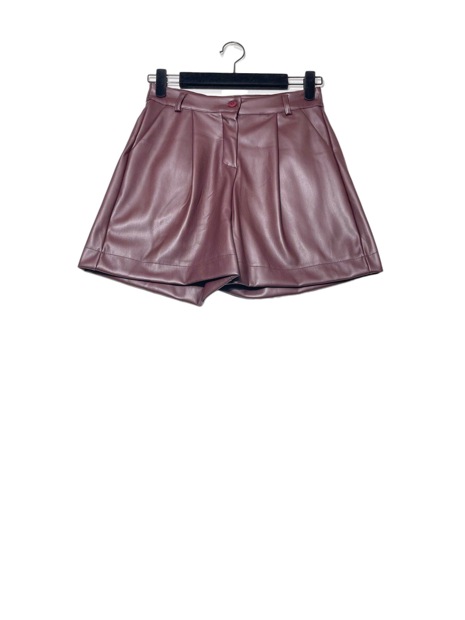 Großhändler Elegance - Kunstleder-Shorts mit Falten