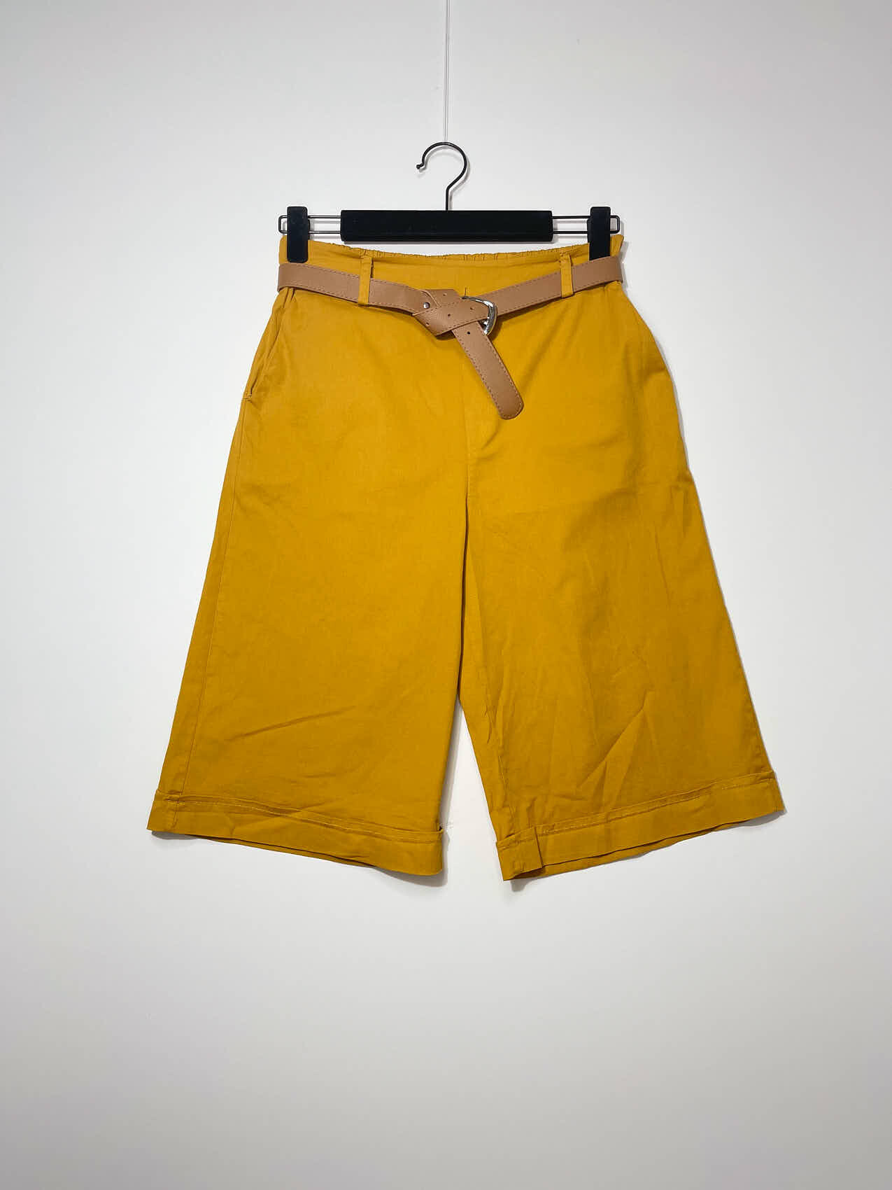 Grossiste Elegance - Bermuda avec poches et élastique à l'arrière
