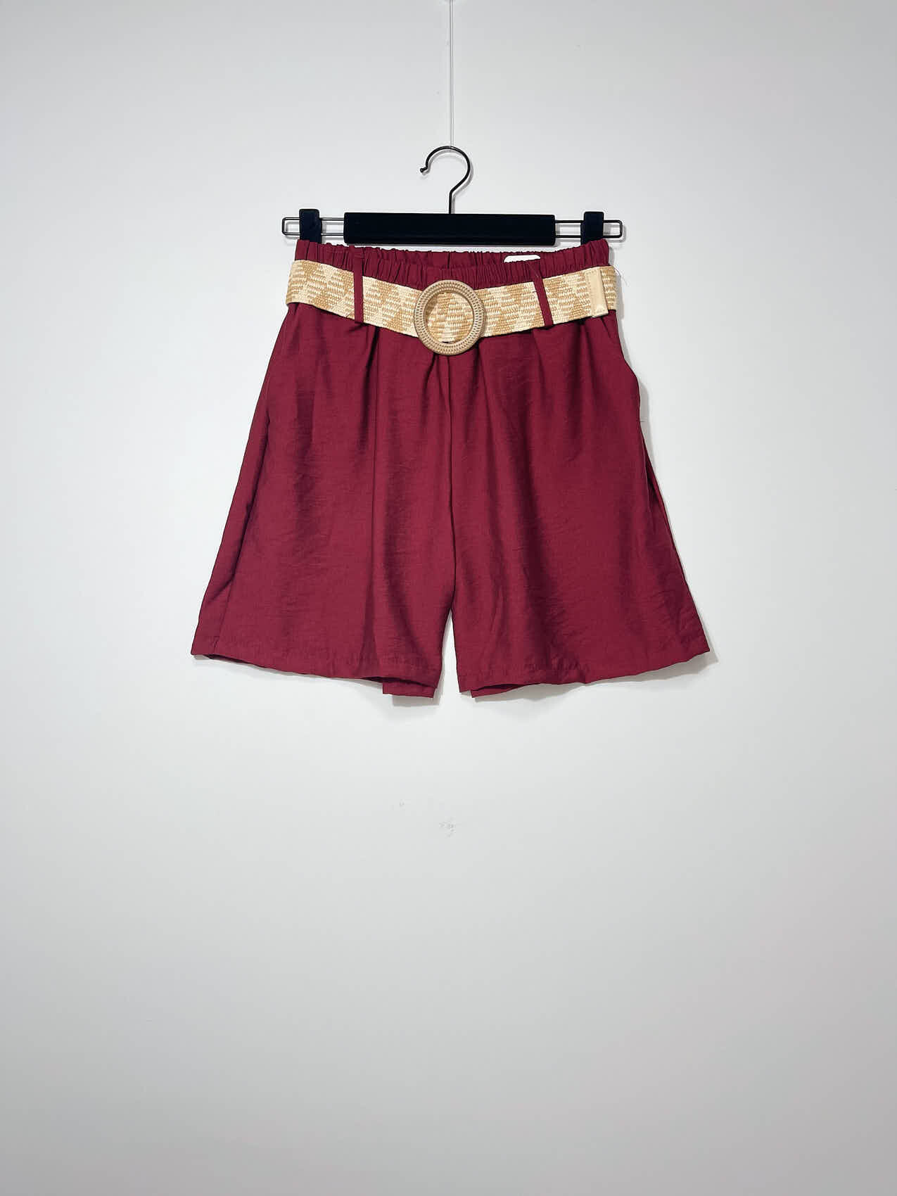 Grossista Elegance - Shorts con elastico in vita e cintura