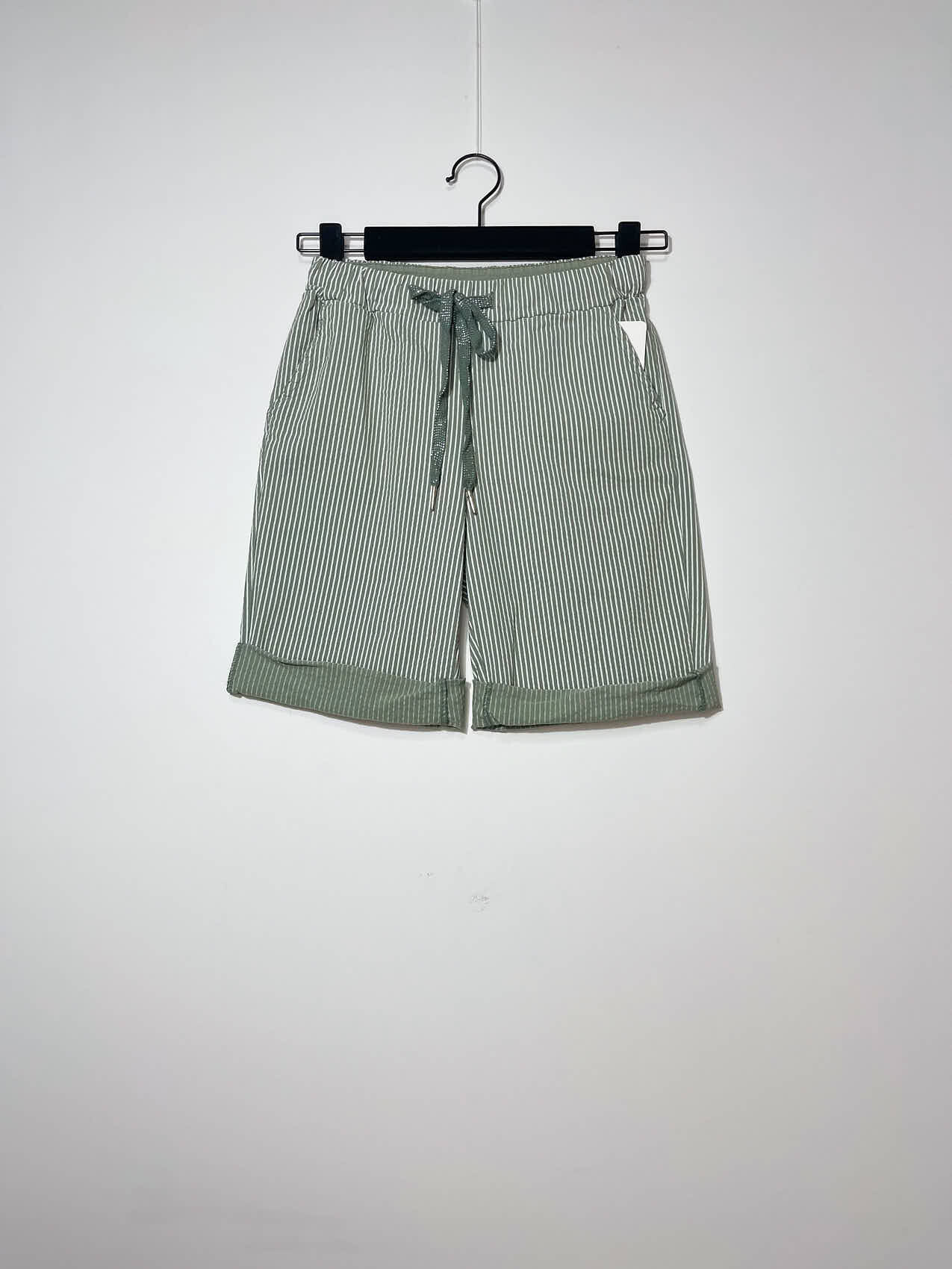 Grossista Elegance - Pantaloncino a Righe con Coulisse
