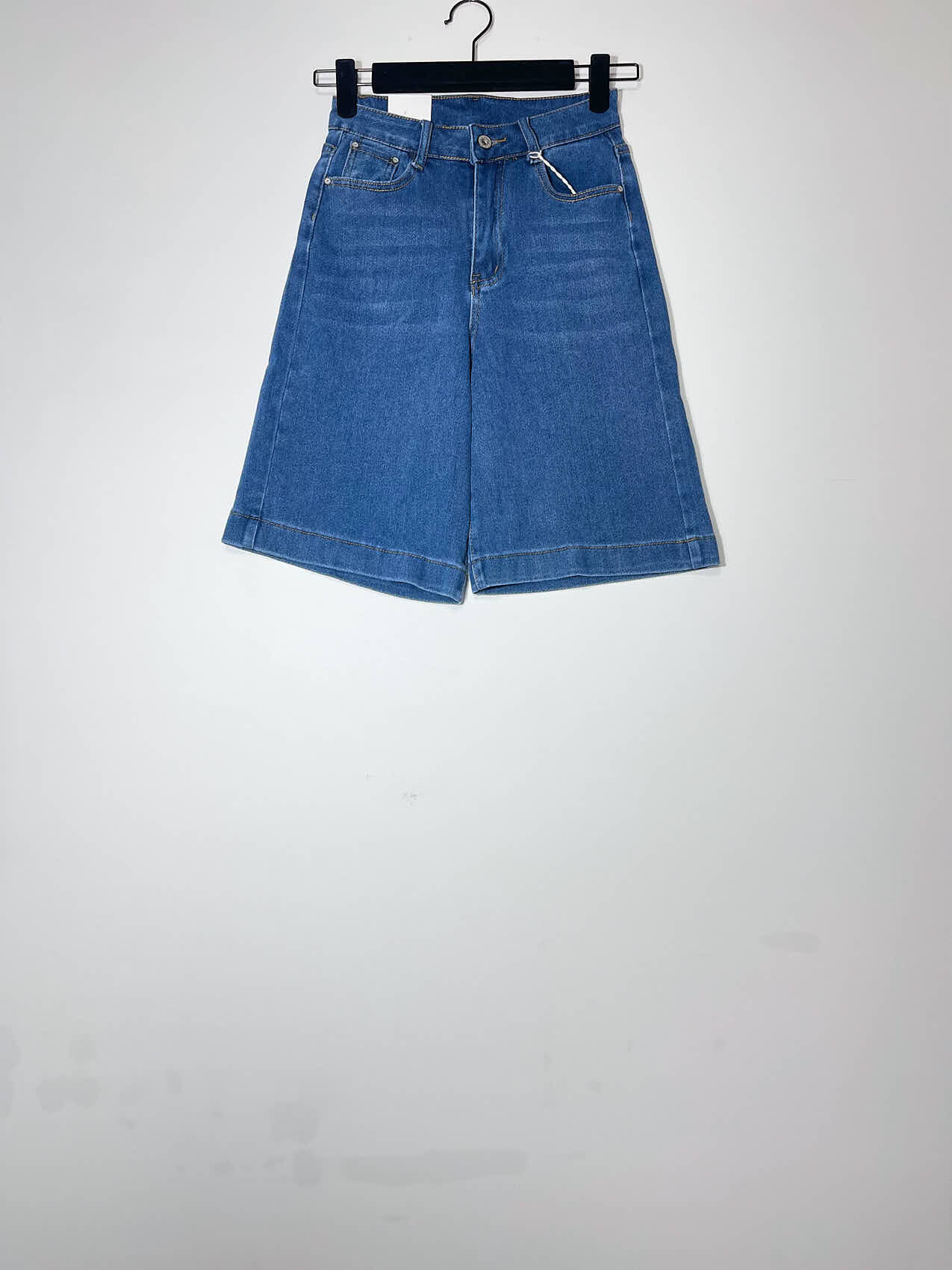 Grossiste Elegance - Bermudes en jean élastique