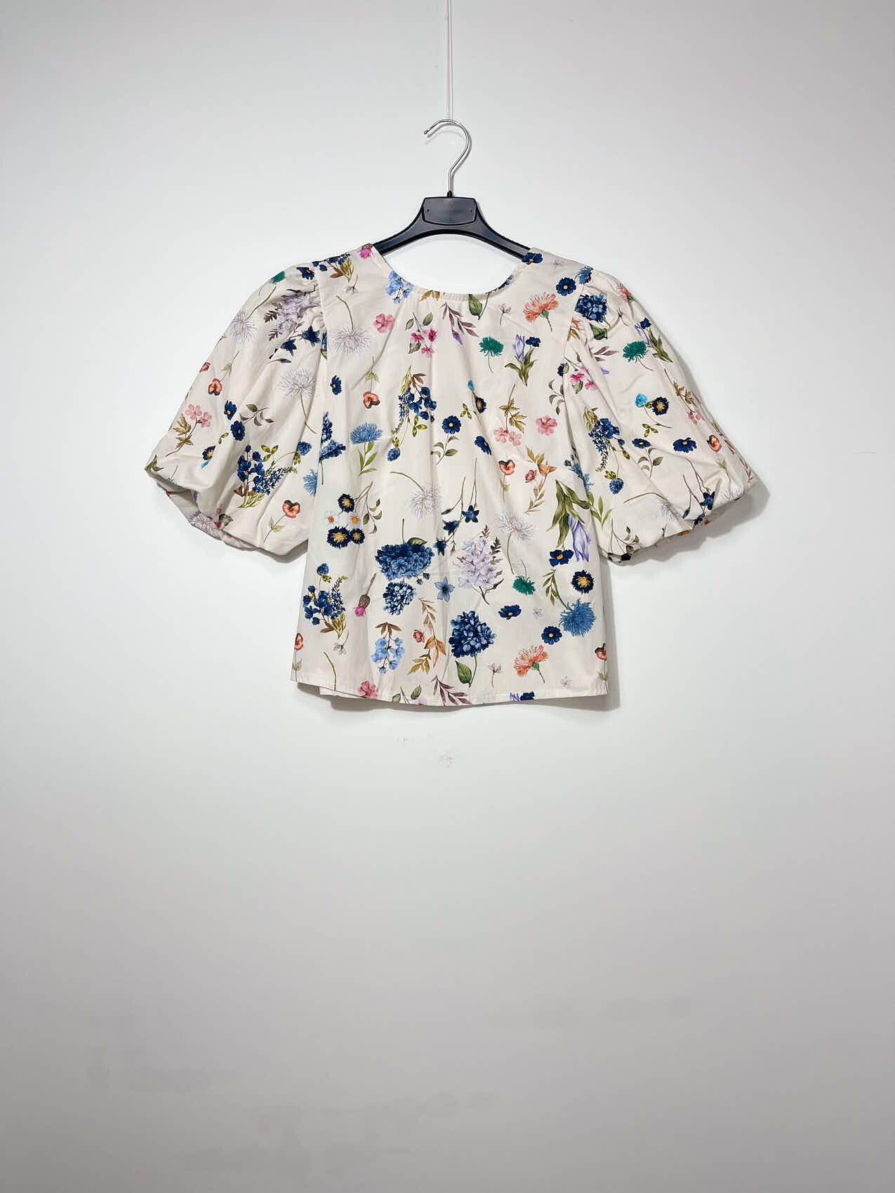 Grossiste Elegance - T-shirt col rond manches ballon