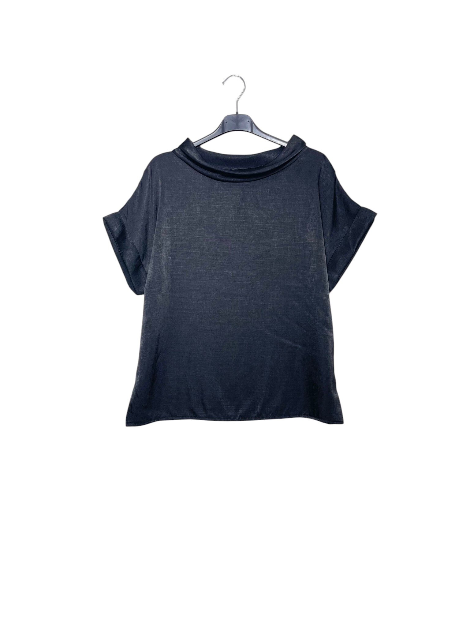 Wholesaler Elegance - Viscose satin t-shirt with turned-down collar short sleeves
