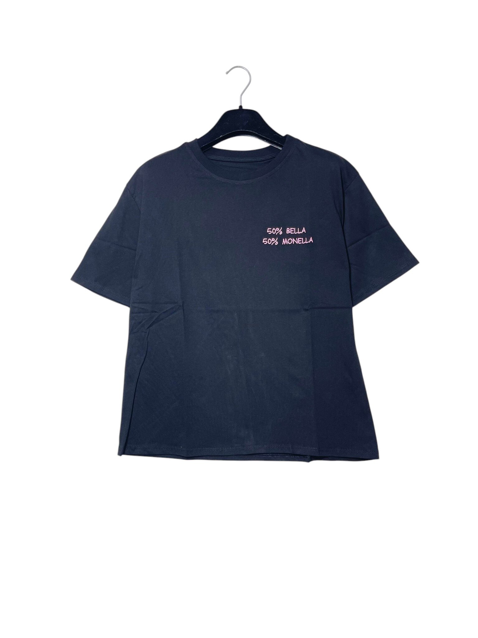 Mayorista Elegance - Camiseta de puro algodón con texto bordado 50% BELLA 50% TRAVIESA