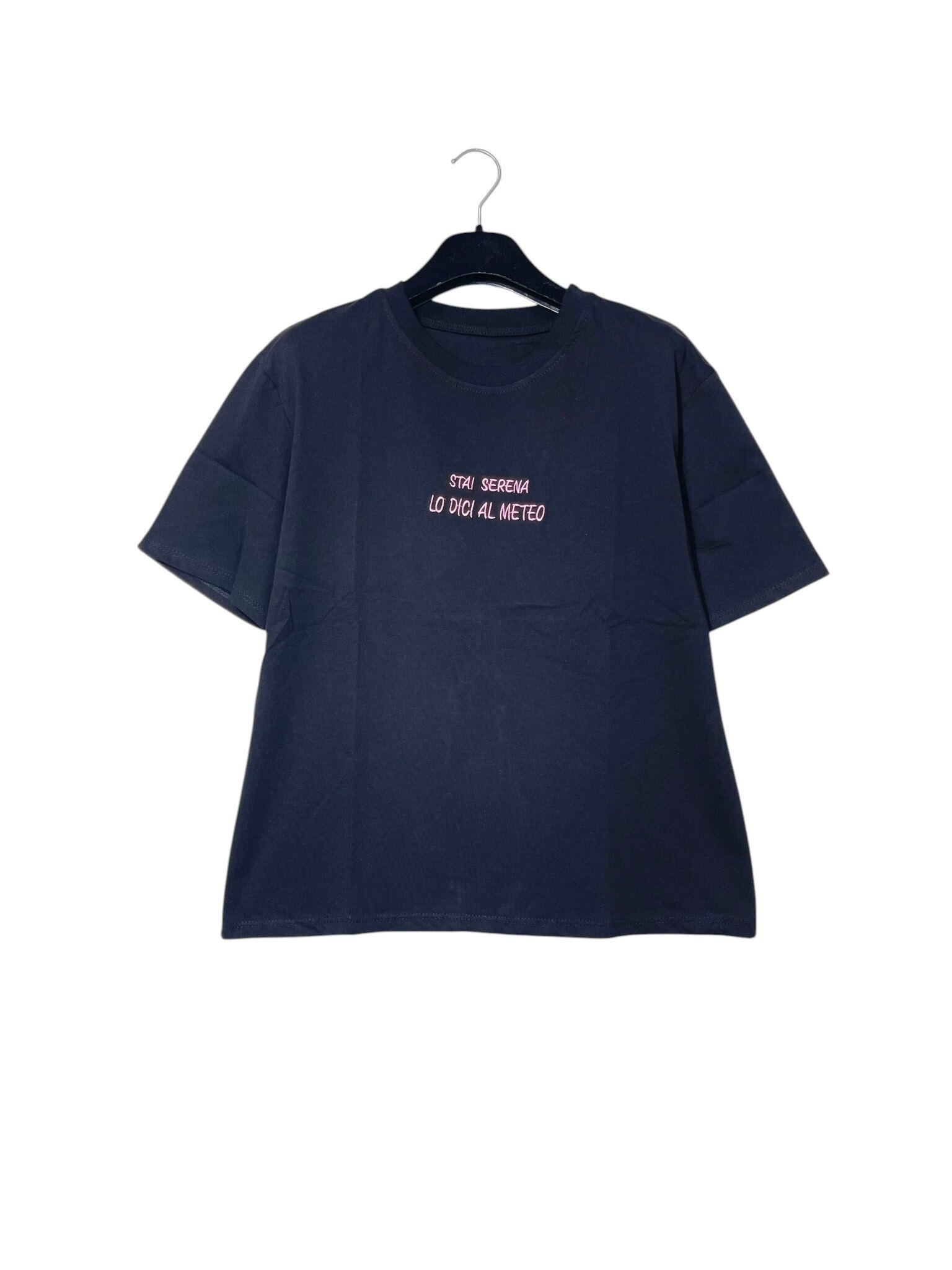 Mayorista Elegance - Camiseta mediana de puro algodón con texto bordado MANTENTE TRANQUILA SE LO DICES AL TIEMPO