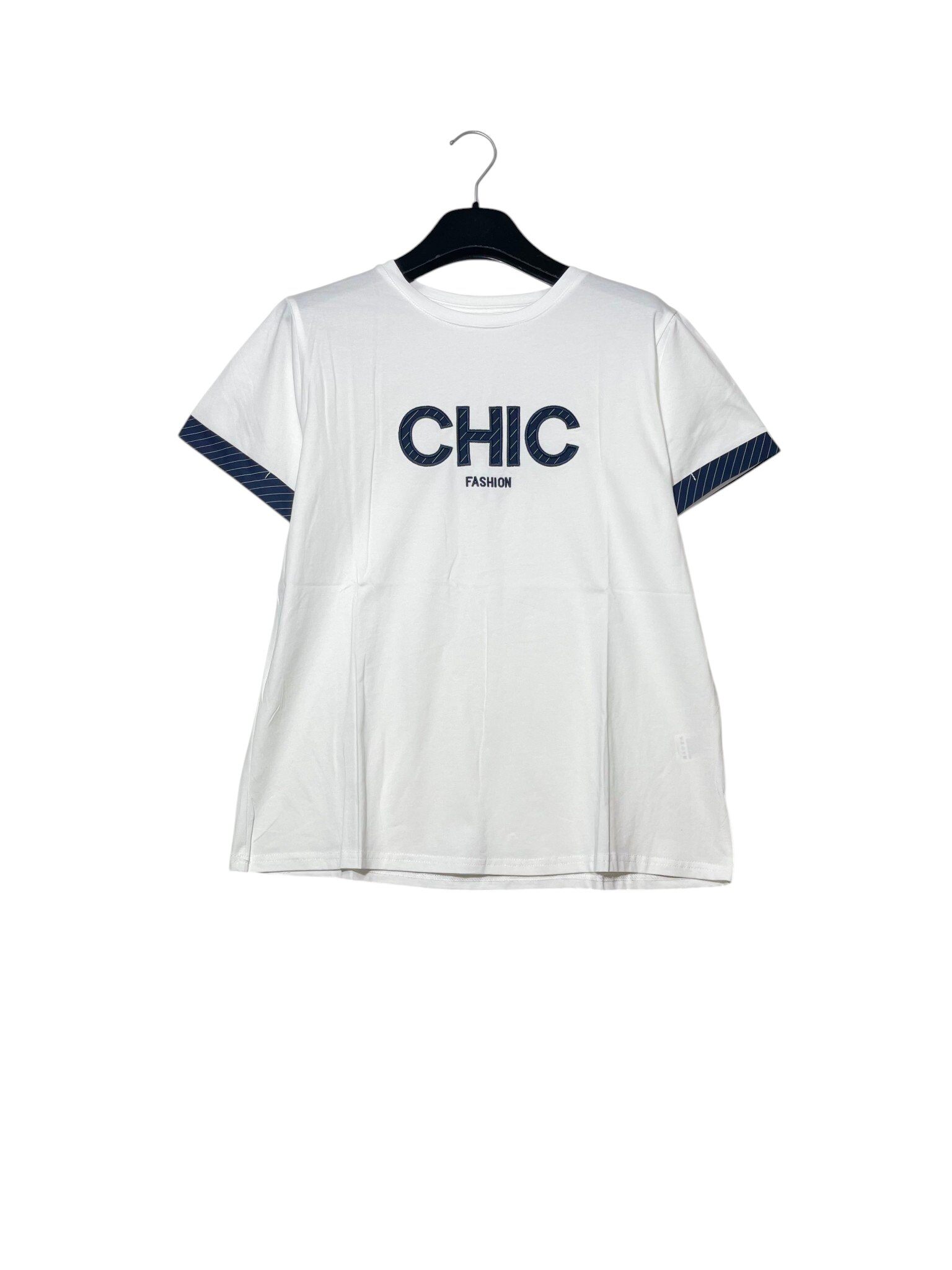 Wholesaler Elegance - T-shirt with embroidered lettering