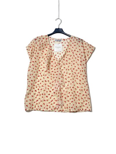 Wholesaler Elegance - Ruffled V-neck tank top with cherry print Wholesaler Elegance - Ruffled V-neck tank top with cherry print