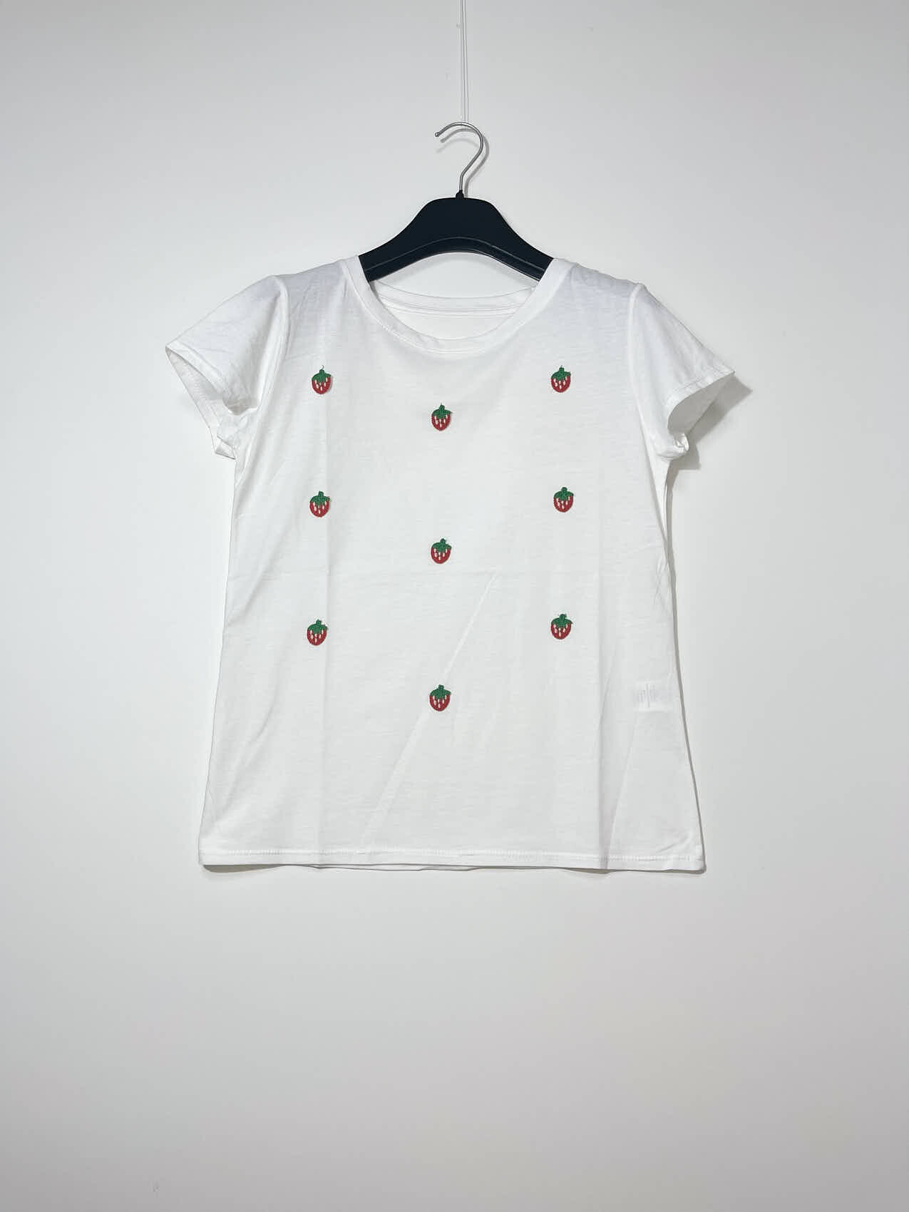 Wholesaler Elegance - White Slim T-Shirt with Strawberry