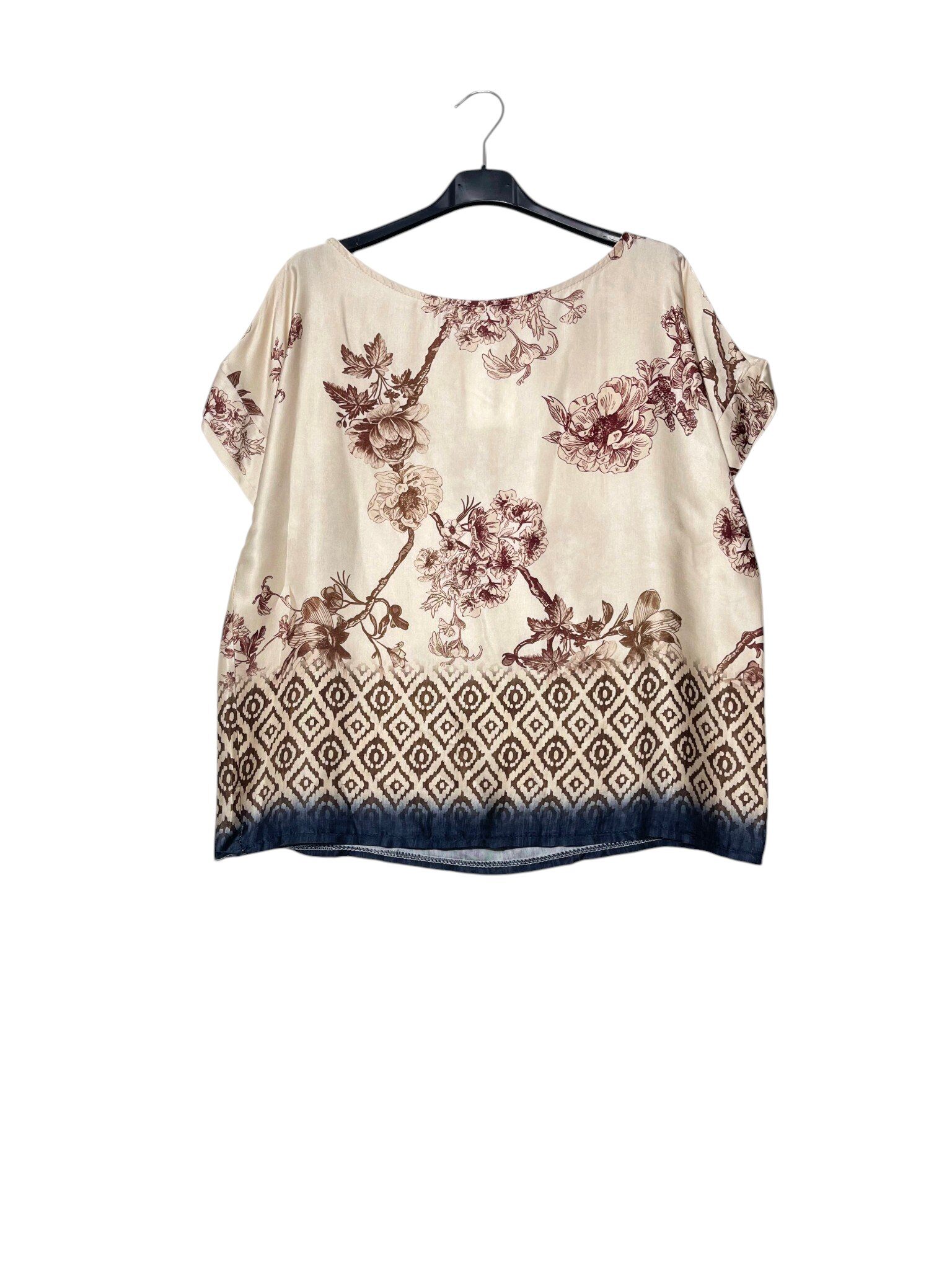 Grossiste Elegance - T-shirt en satin de viscose pure imprimé fleur
