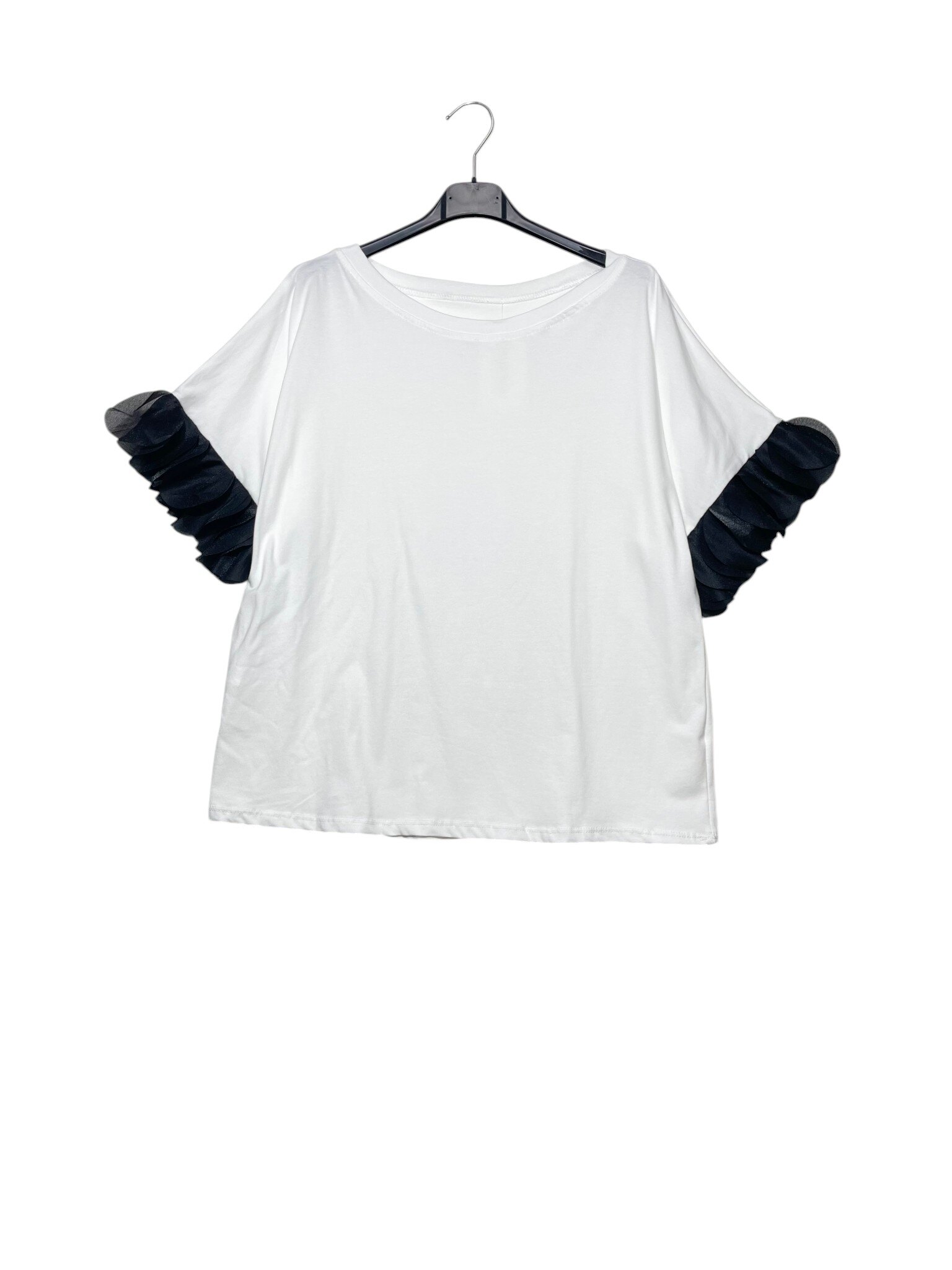 Wholesaler Elegance - T-shirt with petal sleeves