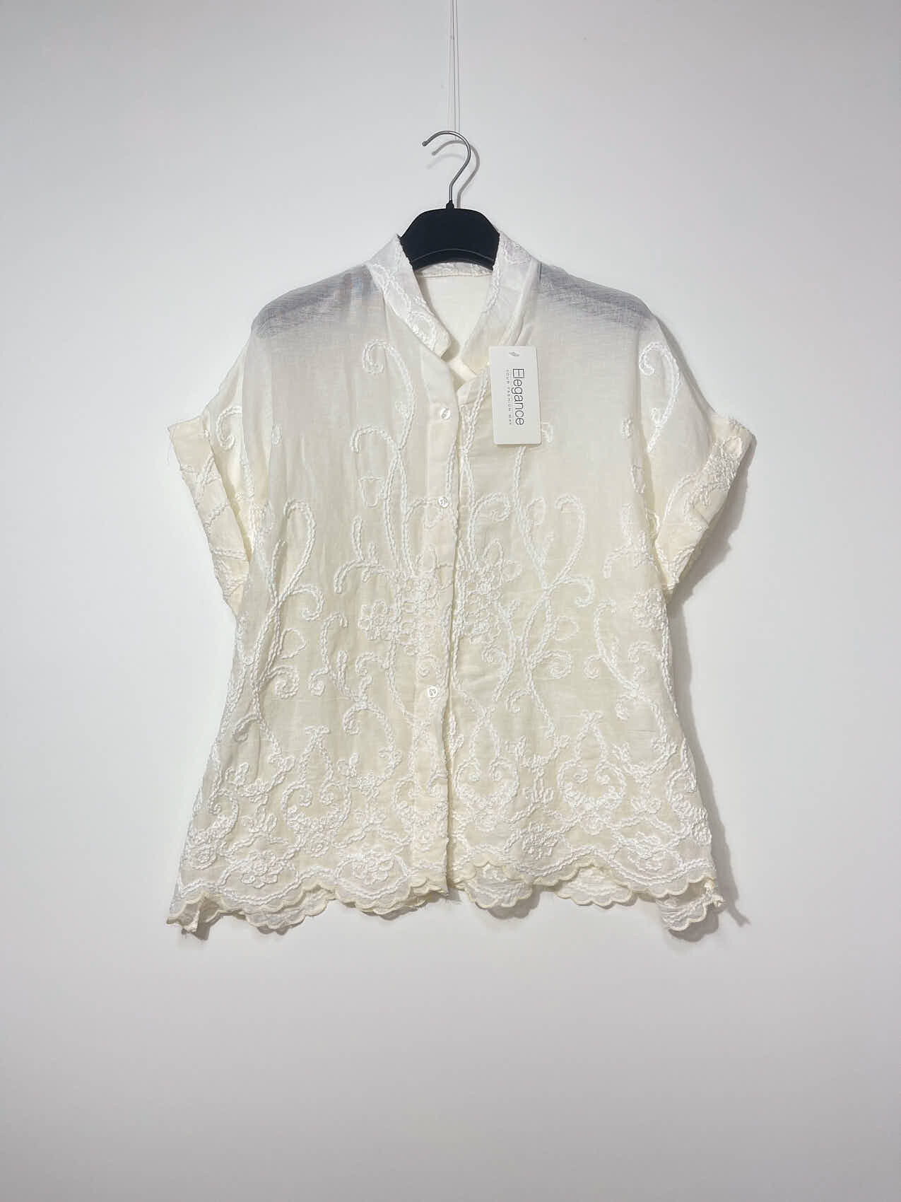 Grossiste Elegance - T-shirt avec broderies